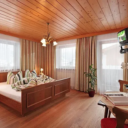 Schrolls Kaiserwohnung Zilr200 公寓 *